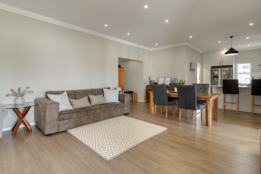 3 Bedroom Property for Sale in Roundhay Western Cape